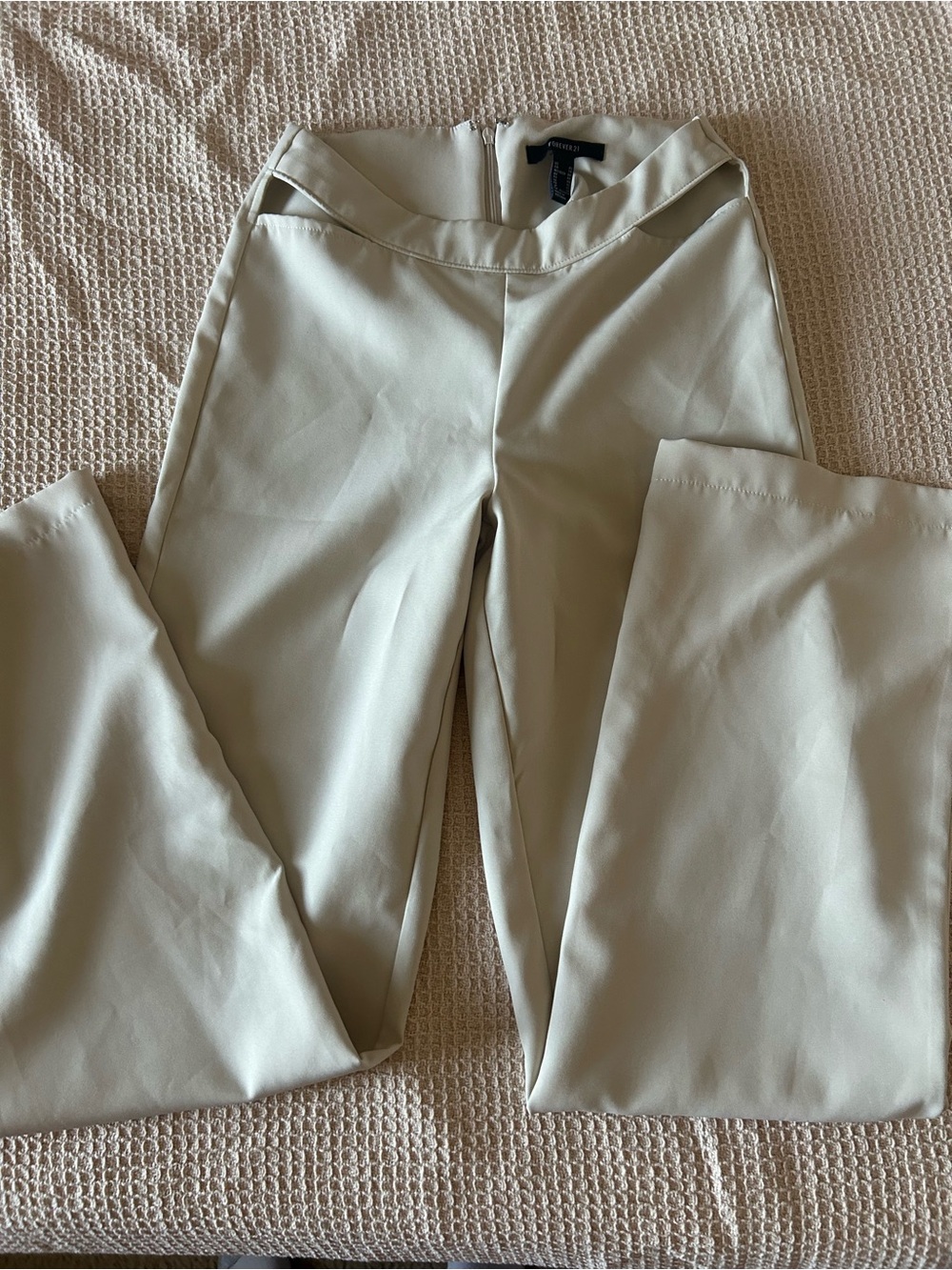 Forever 21 women’s Pants in Light Beige